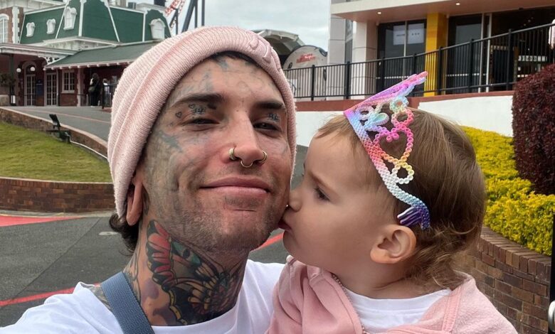 Dad whose body is completely covered in tattoos undergoes ...