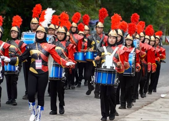 Manajemen Kerapian Baris-Berbaris Parade Taktik Memilih Bahan Kain Kostum Drumband